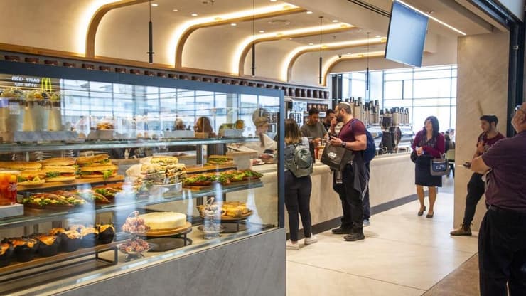 סניף קפה קפה בדיוטי פרי