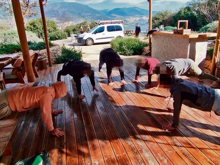 "להחזיר אותם לעצמאות". משתתפי התוכנית ב"חוות רום" yk14338461