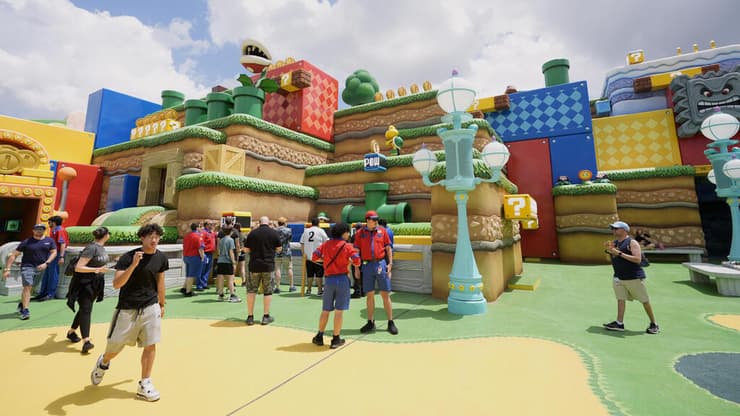 ברוכים הבאים לאפיק יוניברס (צילום: AP Photo/John Raoux) אפיק יוניברס