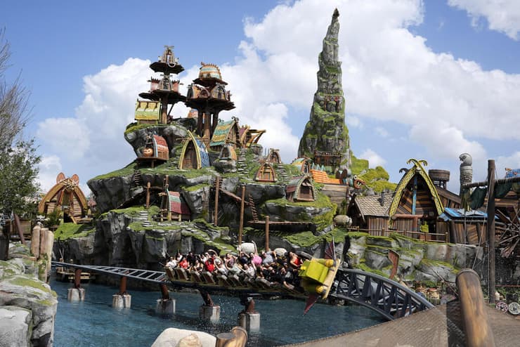 רכבת ההרים של המתחם (צילום: AP Photo/John Raoux) אפיק יוניברס