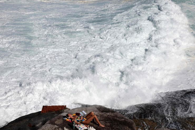 אוסטרליה גלי ענק הרוגים