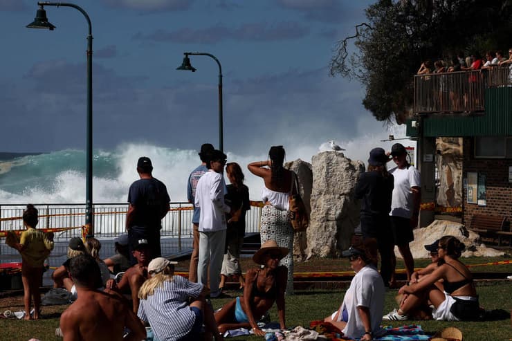 אוסטרליה גלי ענק הרוגים