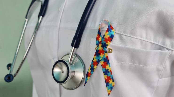 משרד הבריאות מבטיח שמספר הפסיכיאטרים עומד לגדול, אבל יעבור עוד זמן עד שהבשורה הזו תתממש (צילום: shutterstock) פסיכיאטר לאוטיזם