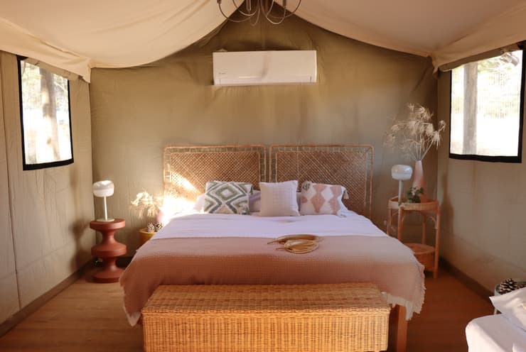 וכך זה נראה מבפנים (צילום: אורן גבאי גולן) גלמפינג בקיבוץ אורטל