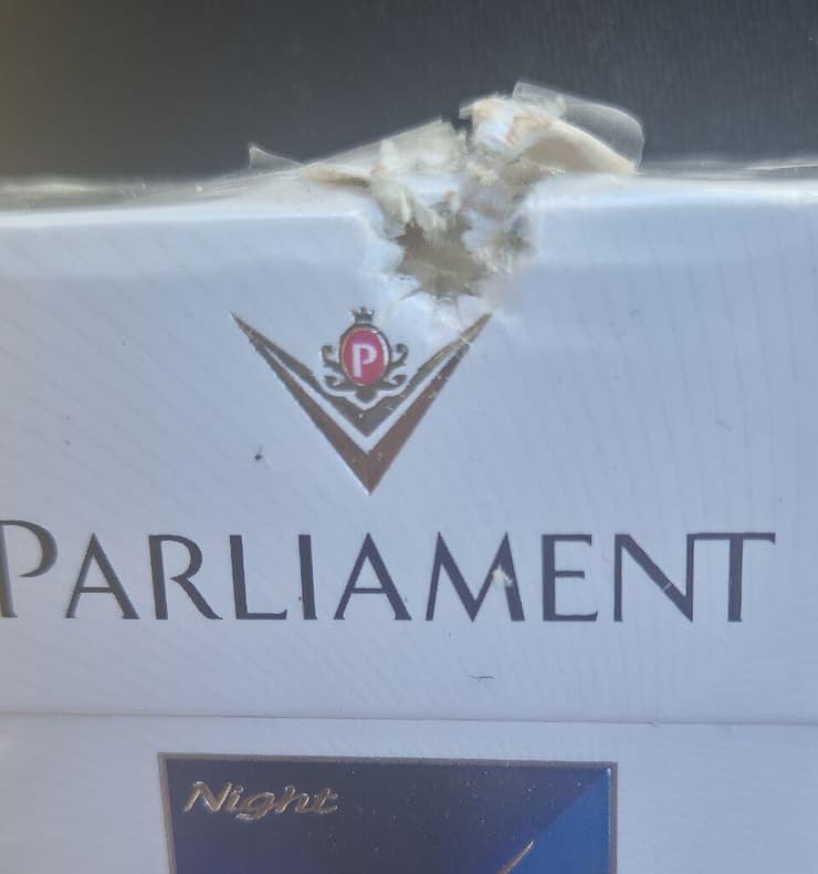 קופסת הסיגריות של סברי מרדי עם חור הירי