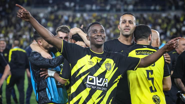 שחקני מכבי ת"א מאוכזבים