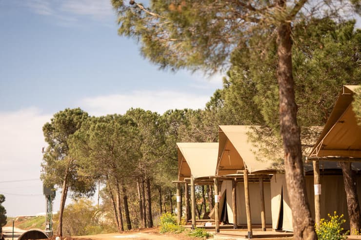 חדש: גלמפינג בקיבוץ אורטל (צילום: מיכל אבנד) גלמפינג בקיבוץ אורטל