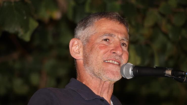 הפגנה בכיכר הבימה בעקבות התצהיר של רונן בר