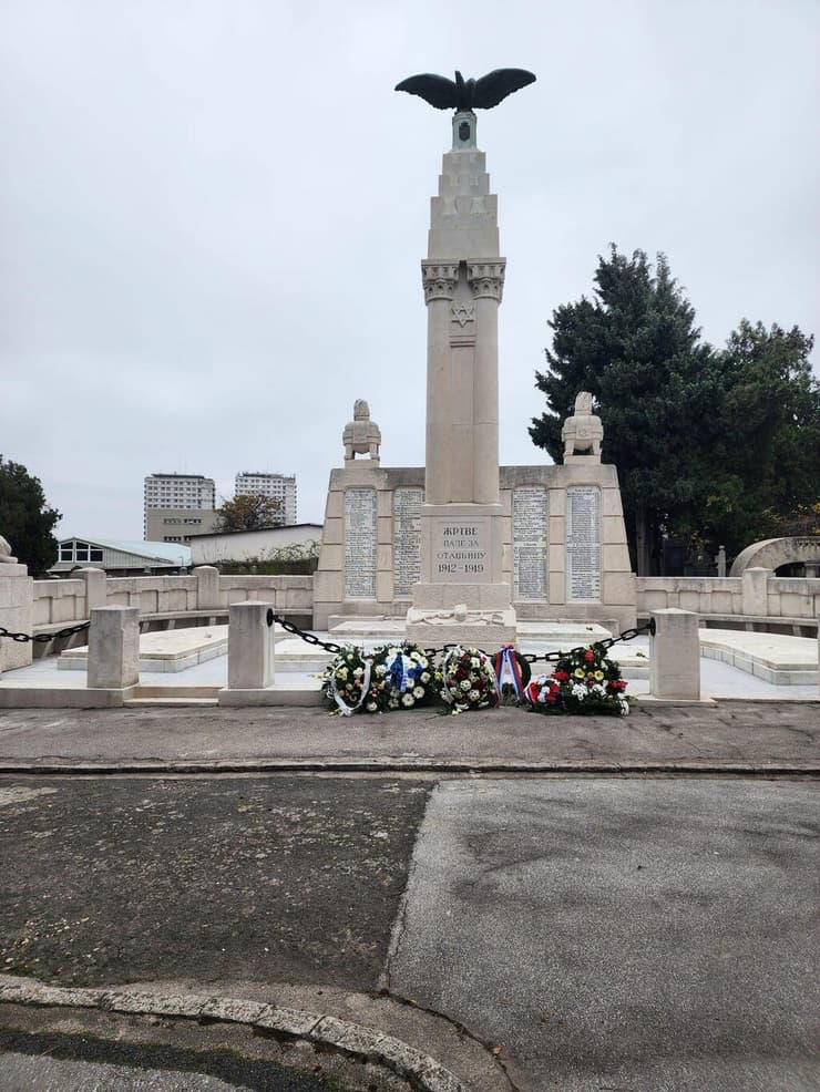 אנדרטה ללוחמים היהודים בבית הקברות בבלגרד (צילום: באדיבות ריקי מנדל) בית הקברות הספרדי בבלגרד