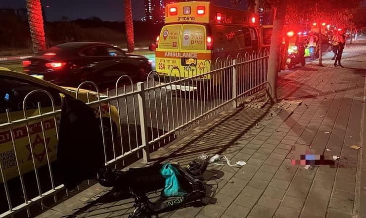 זירת תאונת הדרכים של נוסע קורקינט חשמלי בנתניה