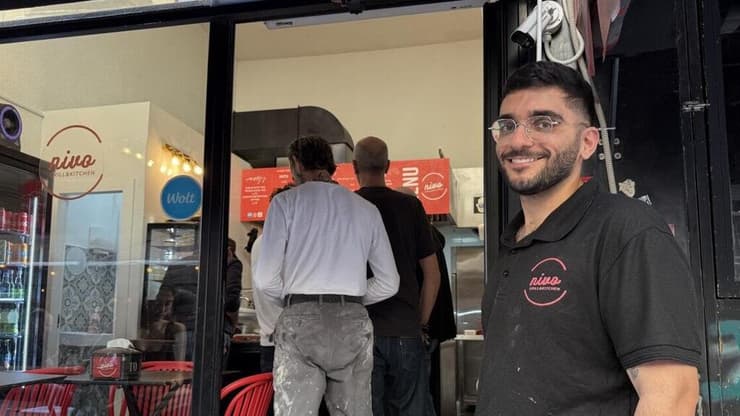 החזיר את ההורים לארץ וגם את השווארמה. ז’אן. 