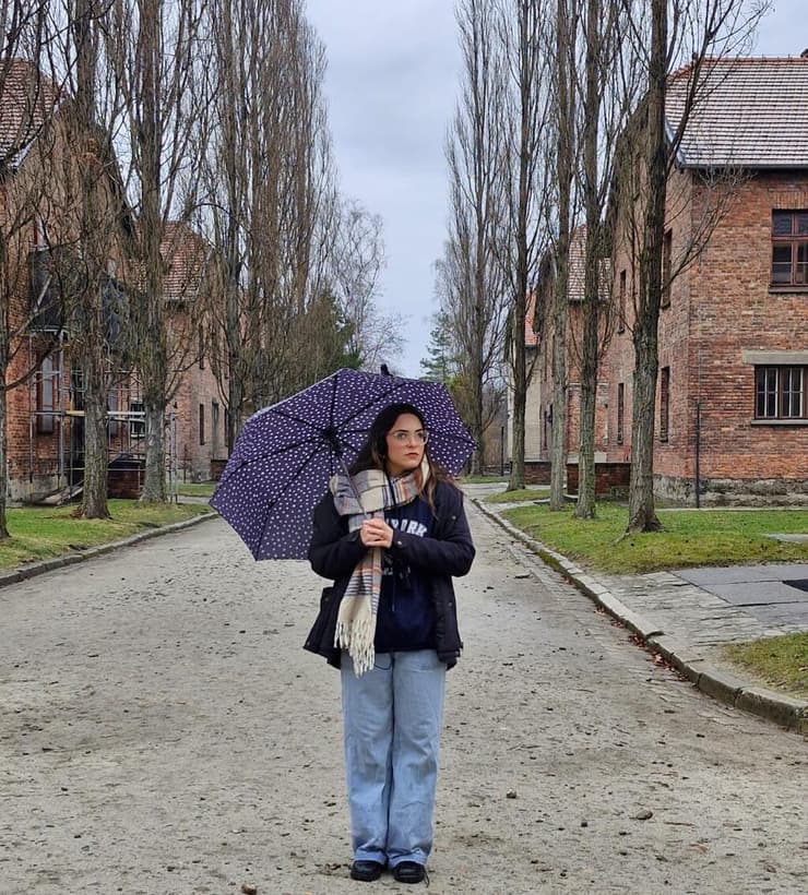 ברגע הזה אני שליחה. באושוויץ-בירקנאו (צילום: בית אקשטיין מקבוצת דנאל) אורין מבית אקשטיין, באושוויץ-בירקנאו