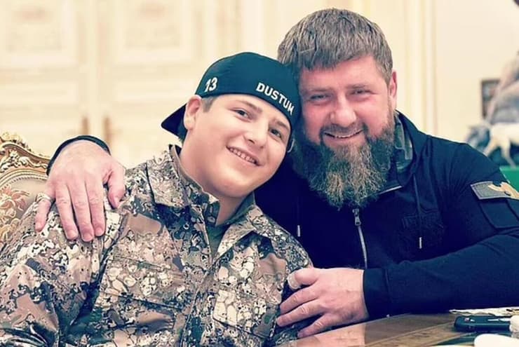 שליט צ'צ'ניה רמזן קדירוב ובנו אדם שליט צ'צ'ניה רמזן קדירוב ובנו אדם