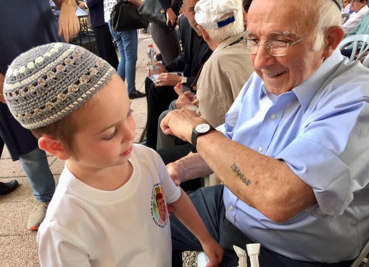  עם הנין אבי דגן 