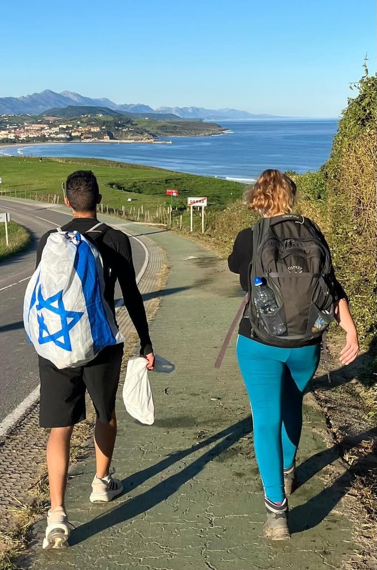 "לאורך המסלול מכירים אנשים ושומעים את הסיפורים שלהם" (צילום: מתוך האלבום הפרטי) "לאורך המסלול מכירים אנשים ושומעים את הסיפורים שלהם"