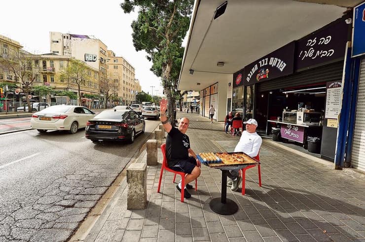 בורקס בכר בעגלה ברחוב העצמאות בחיפה