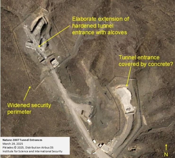 תמונות לוויין איראן מבצרת מתחמי מנהרות ליד אתר הגרעין ב נתנז