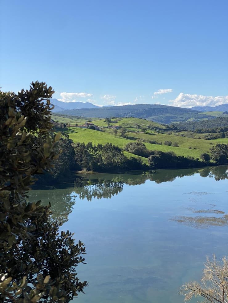 "ירוק וכחול - במחוז קנטבריה" (צילום: אליאסף אליקים) "ירוק וכחול - במחוז קנטבריה"