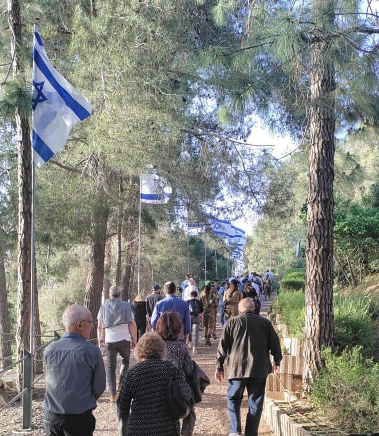 מהגבול הלבנוני בצפון ועד לעוטף עזה בדרום. מיזם "בשביל הנופלים"   