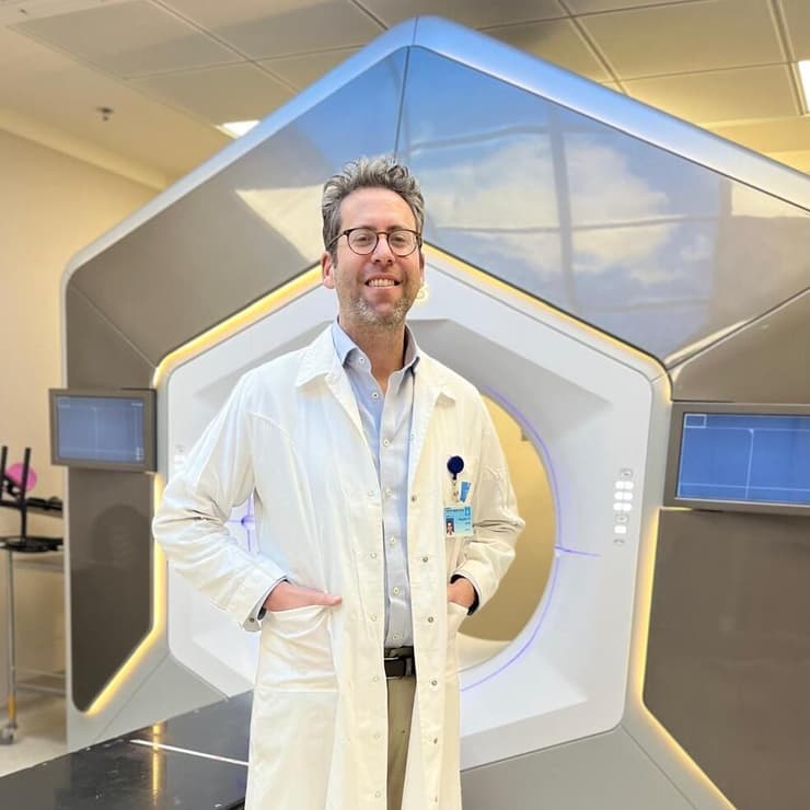 ד"ר פיליפ בלומנפלד