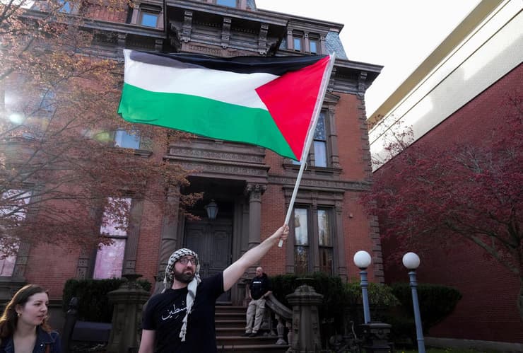 מאות מפגינים פרו-פלסטינים ניסו לתקוף את השר בן גביר בכנס באוניברסיטת ייל