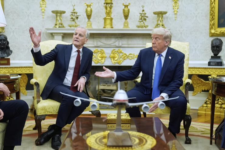 טראמפ עם ראש ממשלת נורבגיה. "הפגישות עם איראן רציניות מאוד" (צילום: AP Photo/Mark Schiefelbein) נשיא ארה"ב דונלד טראמפ מסיבת עיתונאים עם ראש ממשלת נורבגיה