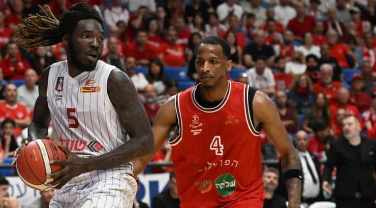 דיאנדרה פינקני מול מרכוס בינגהם