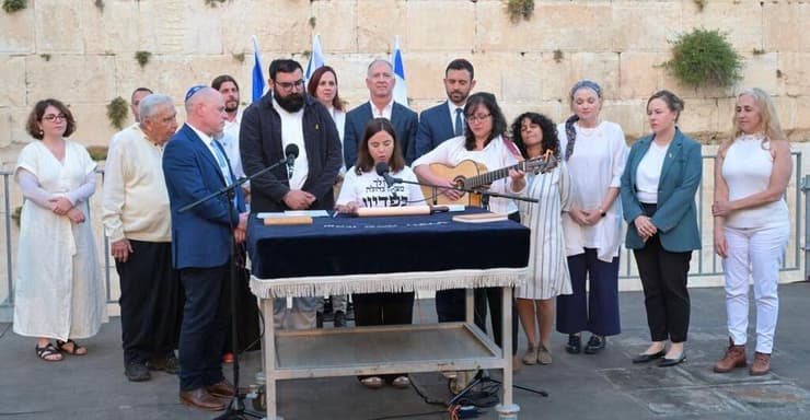 הקראת מגילת העצמאות בכותל המשפחות 