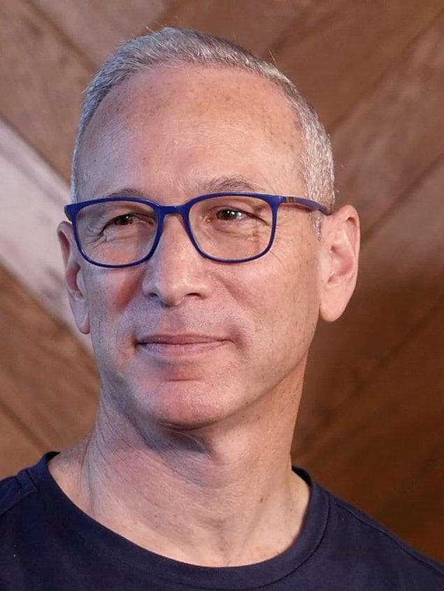 דניאל שרייבר (צילום: אולפן כלכליסט) דניאל שרייבר, מנכ"ל חברת הביטוח הדיגיטלי למונייד (Lemonade), יזם את הקמת מכון מוזאיק, שעוסק בהשפעת הבינה המלאכותית על עולם העבודה