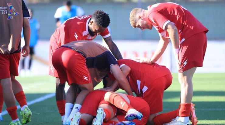 שחקני אום אל פאחם בטירוף