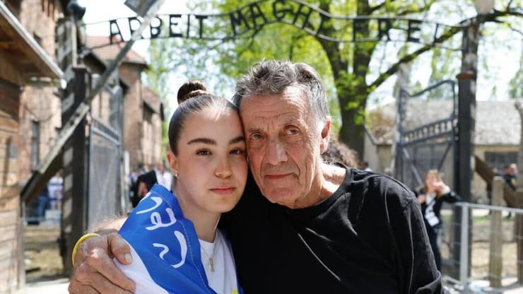 אגם ברגר עם סבה אהרון: "הרגשה של ניצחון" (צילום: זיו קורן) אגם ברגר וסבה אהרון במצעד החיים בפולין