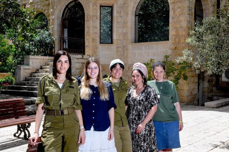 הנשים הדתיות החליטו לשאת בנטל