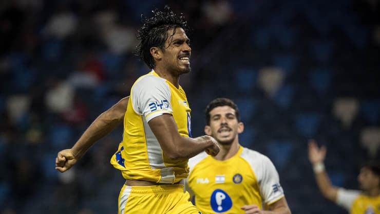 ימשיך לעונה ה-11 במכבי ת"א. פרץ (צילום: עוז מועלם) דור פרץ