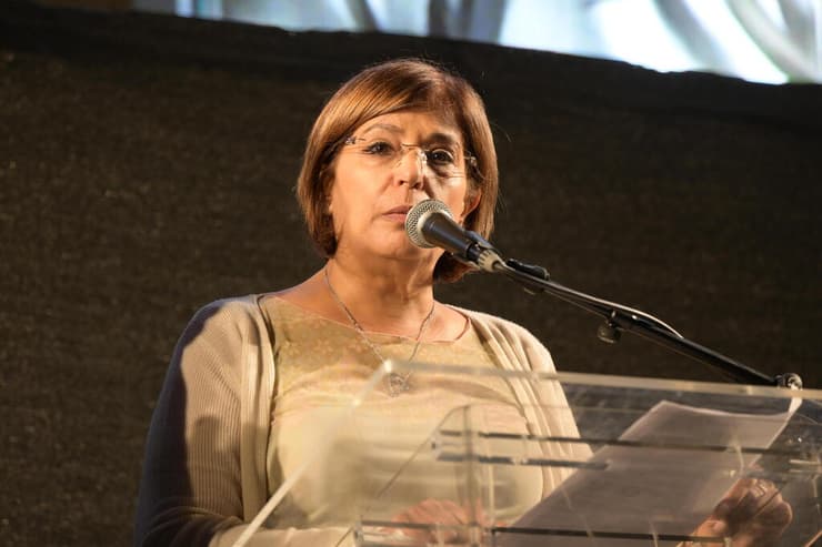 סיגלית הלל על הבמה בתל אביב (צילום: יובל חן) הפגת מחאה בהבימה, ת"א