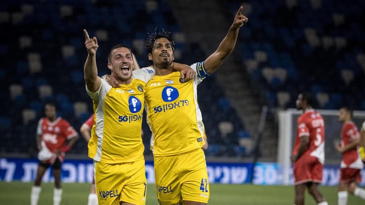 דור פרץ חוגג