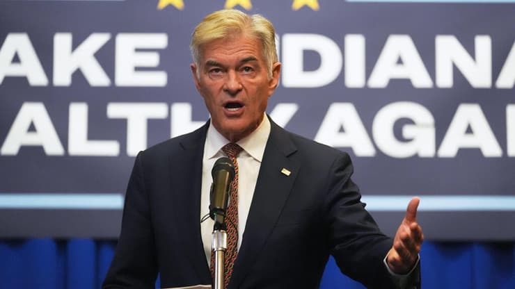 ד"ר מהמט אוז נואם באירוע יוזמת "להפוך את אינדיאנה לבריאה שוב"