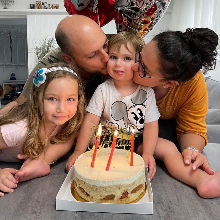 "הילדים יגדלו רק על המורשת והסיפורים". ליהי לוי אינגבר, אלמנתו של ד"ר דניאל לוי לודמיר, וילדיהם אמה וליאם (צילום: אלבום פרטי) ליהי לוי אינגבר, אלמנתו של ד"ר דניאל לוי לודמיר, וילדיהם אמה וליאם