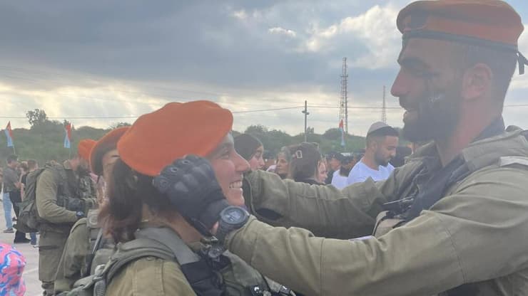 "התגייסתי לפלוגות חילוץ והצלה, גדוד תבור" (פרטי) נלי וחגית