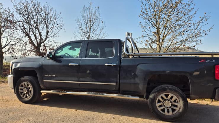 הטנדר שבו הוחזרו גופותיהם של גל דנגורי, אופק רביע ונדב ברטל החברים הטובים מבית אריה שנרצחו במסיבת נובה (צילום: אלבום פרטי) הטנדר שבו הוחזרו גופותיהם של גל דנגורי, אופק רביע ונדב ברטל החברים הטובים מבית אריה שנרצחו במסיבת נובה