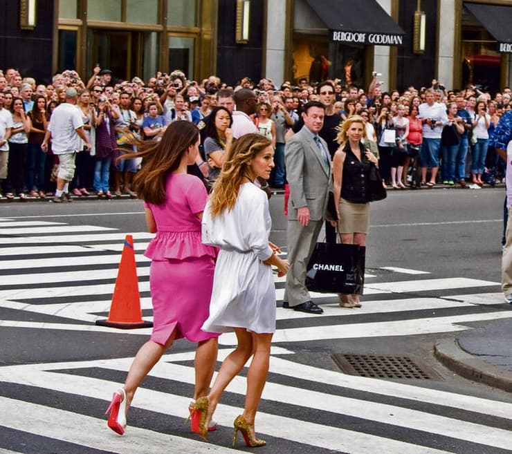 דירה במנהטן ונעלי מעצבים. שרה ג'סיקה פרקר וקריסטין דייוויס בצילומי “סקס והעיר הגדולה" | צילום: Charles Sykes, AP yk14349318