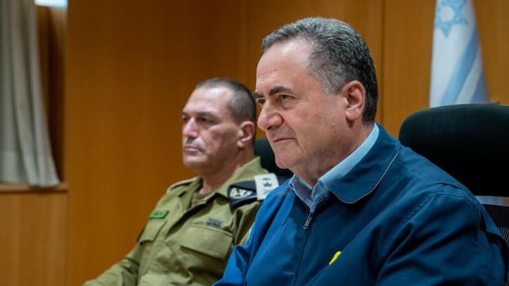שר הביטחון ישראל כ"ץ בפגישה עם חברי פורום המטה הכללי של צה"ל, עם הרמטכ"ל אייל זמיר, לקראת יום הזיכרון לחללי מערכות ישראל ולנפגעי פעולות האיבה
