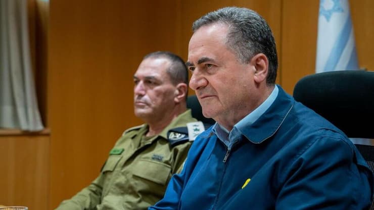 שר הביטחון ישראל כ"ץ בפגישה עם חברי פורום המטה הכללי של צה"ל, עם הרמטכ"ל אייל זמיר, לקראת יום הזיכרון לחללי מערכות ישראל ולנפגעי פעולות האיבה