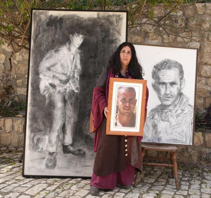 ורד בנבניסטי, אמא שכולה, אחות שכולה ויתומה מאב (צילום: אפי שריר ) ורד בנבניסטי ש איבדה את אביה יואב וספי, אחיה ארנון וספי ואת בנה ארנון בנבניסטי וספי, אמא שכולה אחות שכולה ו יתומה מ אב