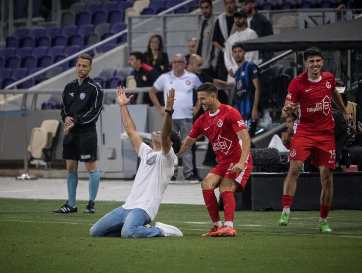 אליניב ברדה חוגג עלייה לליגת העל