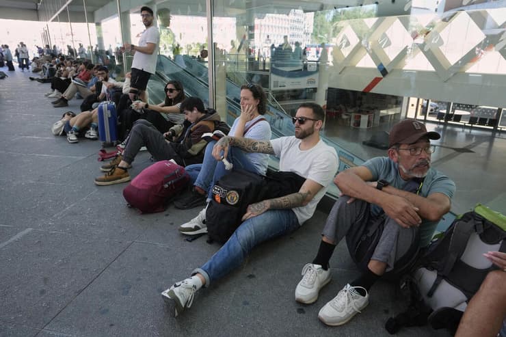 בתחנת רכבת ב מדריד ספרד הפסקת חשמל