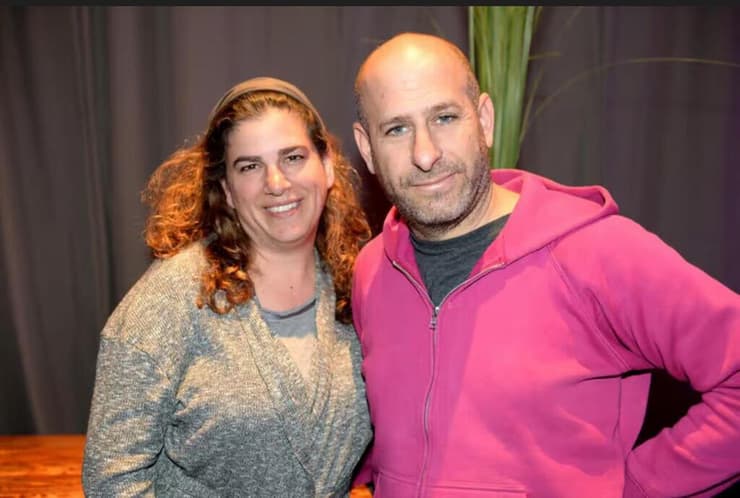 חנוך ואפרת דאום