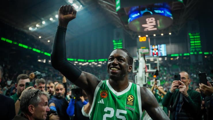 שחקן פנאתינייקוס קנדריק נאן