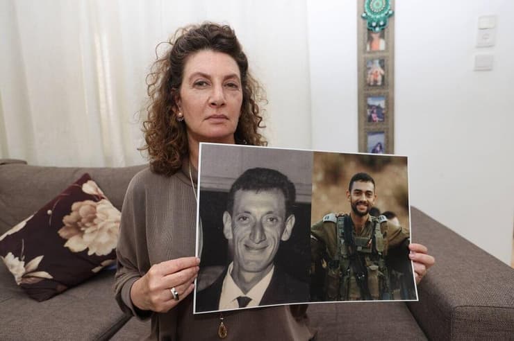 יעל אלון. "מבחינתי, מוות הוא מוות הוא מוות. קדושת החיים היא במקום הראשון" (צילום: גדי קבלו) יעל אלון אם שכולה ובת שכולה אביה יצחק אלון נפל במלחמת יום כיפור בנה דור אלון נפל ב מלחמת חרבות ברזל