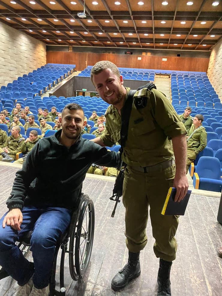 עילי חיות עם בן דודו יובל יפה ז"ל