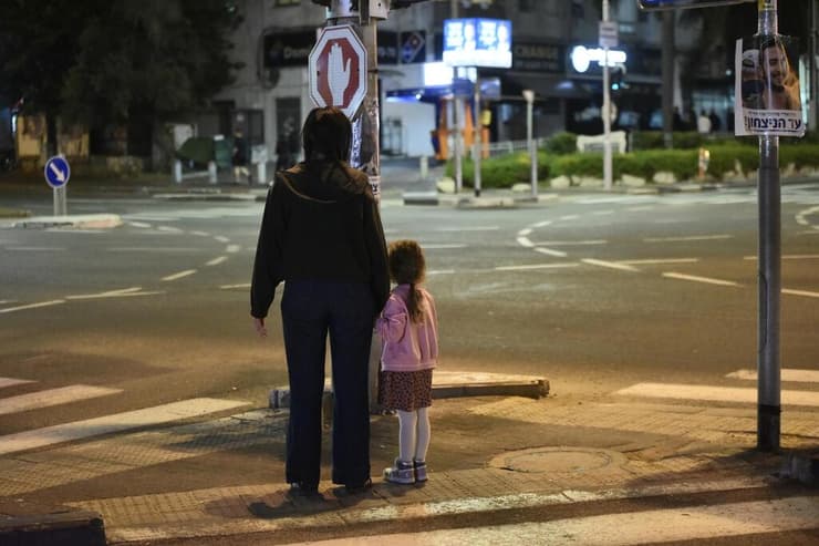 צפירה ליום הזיכרון במרכז זיו בחיפה